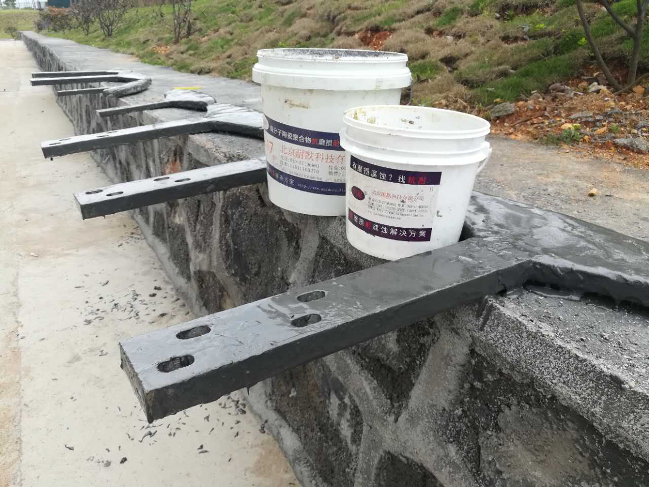 防腐陶瓷涂料KNM17中含有三種改性陶瓷粉 防腐陶瓷涂料KNM17中含有三種改性陶瓷粉